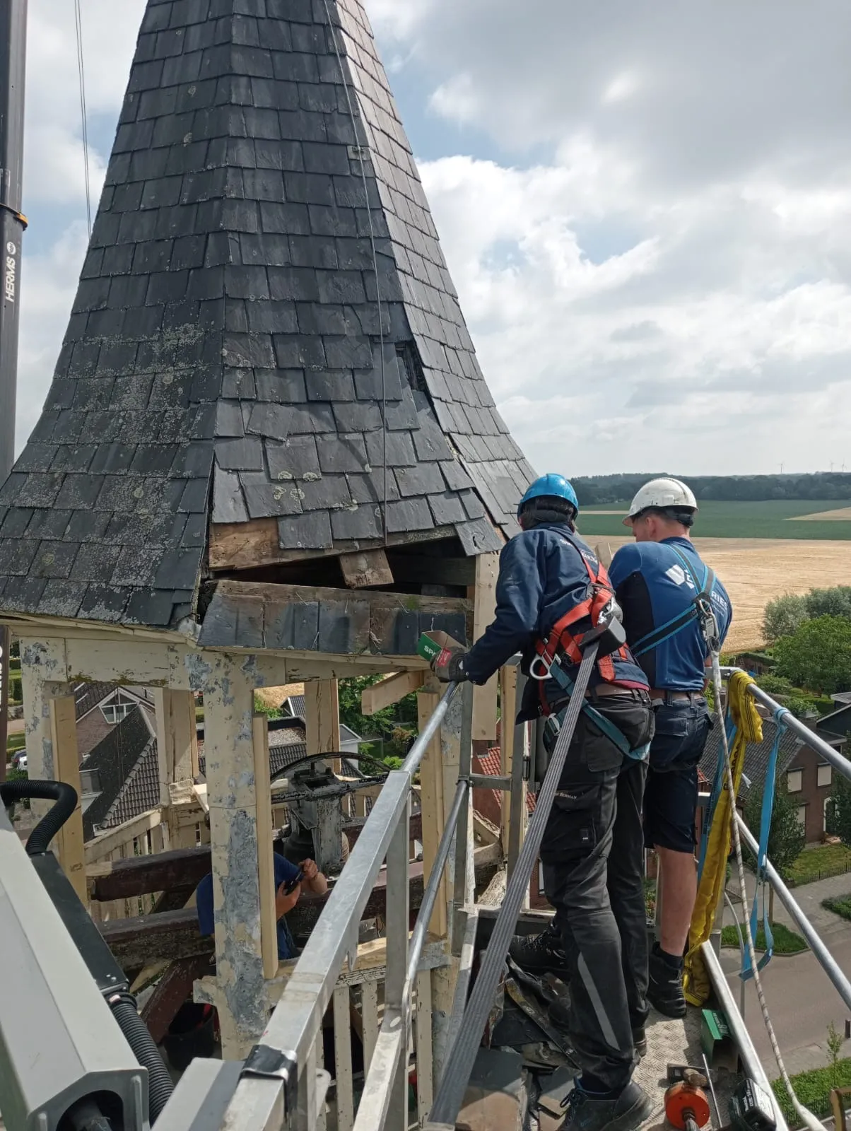 Oswalds Verhuur hoogwerker project in de buurt van Voerde